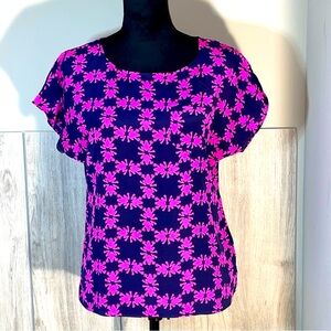 Lilly Pulitzer Get Hoppy Pink Frog Print on Navy 100% Guava Silk Blouse Size XS